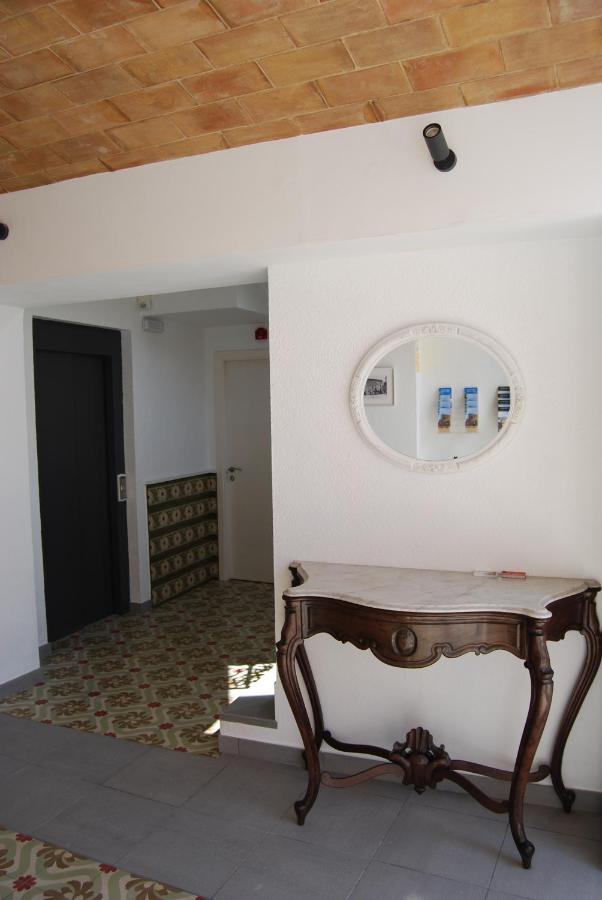 Fonda Comerc Estudio Doble Torroella de Montgrí Εξωτερικό φωτογραφία